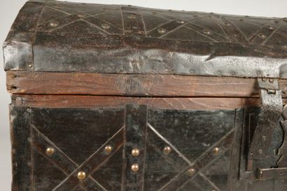 Trunk with a domed lid, reinforced with iron
H:...