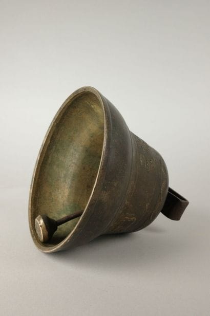 SWITZERLAND. Bronze bell from the Wiglino...