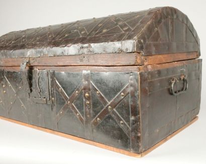 Trunk with a domed lid, reinforced with iron
H:...