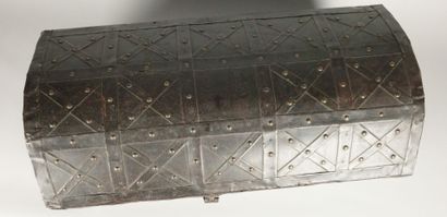 Trunk with a domed lid, reinforced with iron
H:...