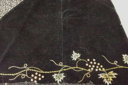 SAVOIE. Triangular shawl made of black silk...
