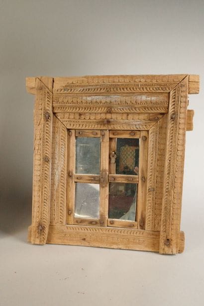 Set includes: - INDIA. Molding-adorned wooden...
