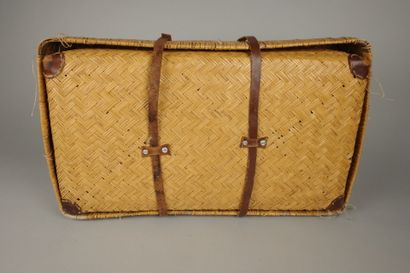 Set of three wicker and leather suitcases.
Dimensions...