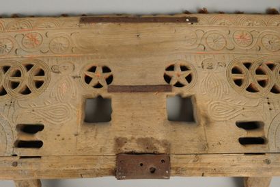 PORTUGAL. Ox yoke headpiece made of light-colored...