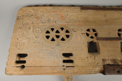PORTUGAL. Ox yoke headpiece made of light-colored...