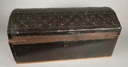 Trunk with a domed lid, reinforced with iron
H:...