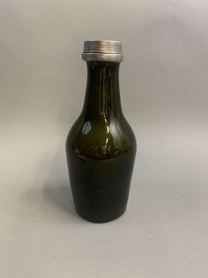 Large olive glass tobacco bottle, double...