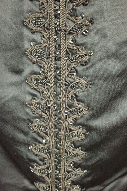 BRESSE, circa 1880. Black silk satin cape,...