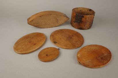 Set consisting of an antique small wooden...