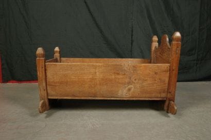 Wooden rocking cradle.
H: 53 cm - W: 87 cm...