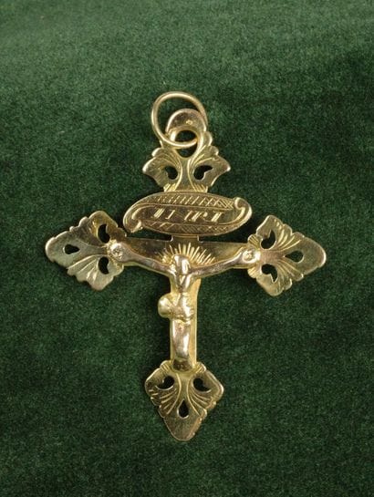 Large Chambéry lattice cross in 750 gold,...