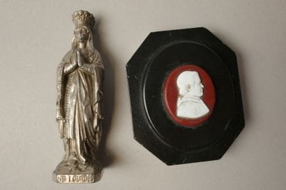 Lot including a beautiful bronze cross, the...