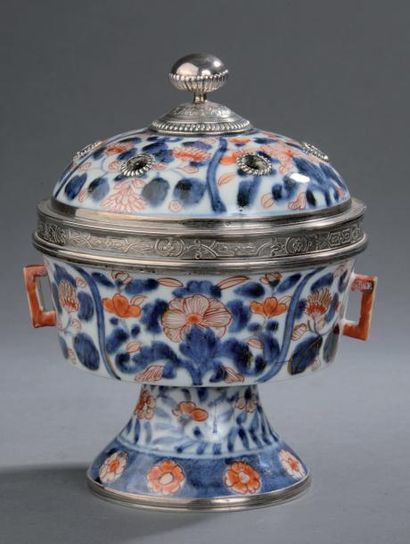 Brûle-parfum en porcelaine Imari, à décor...
