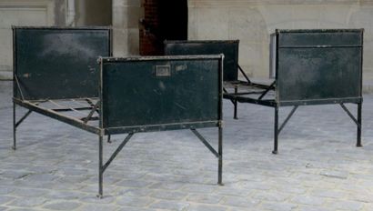 Paire de lits de campagne, démontables, en...