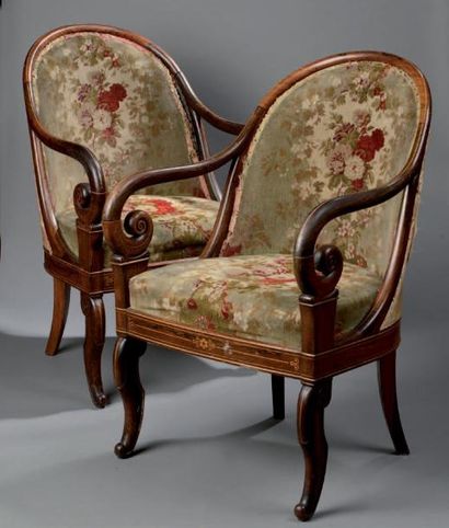 Paire de fauteuils en palissandre et filets...
