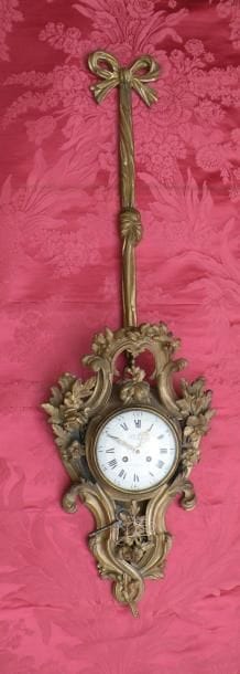 Cartel d'applique de style Louis XV en bronze...