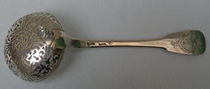 Cuiller à sucre en argent, modèle uniplat...