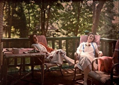 AUTOCHROMES LUMIÈRE Roseraie et chalet de...