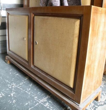 Jean PASCAUD (1903-1996)
Cabinet bas en acajou...