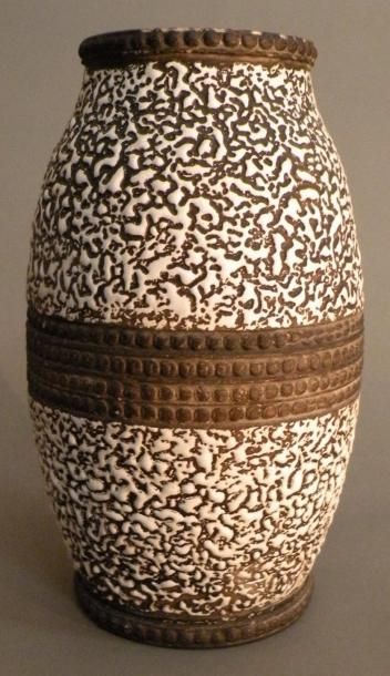 Jean BESNARD (1889-1958)
Vase en céramique...