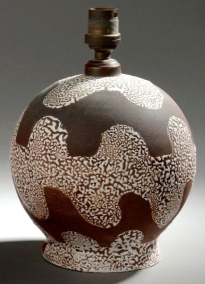 Jean BESNARD (1889-1958)
Lampe de forme sphérique...