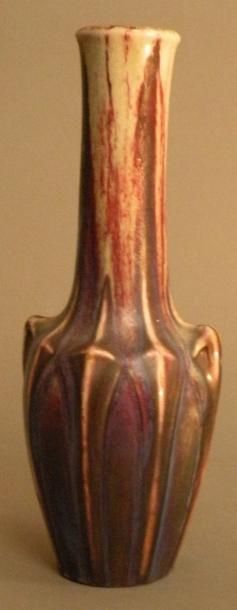 ÉMILE DECOEUR (1876-1953)
Vase en grès à...