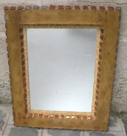 Miroir rectangulaire à bords crénelés, en...