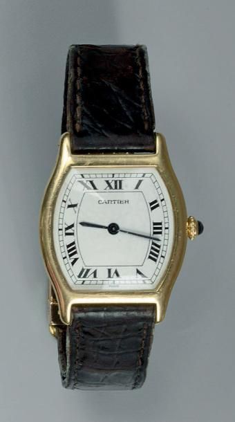 CARTIER
Montre modèle Tortue, vers 1970-1980....