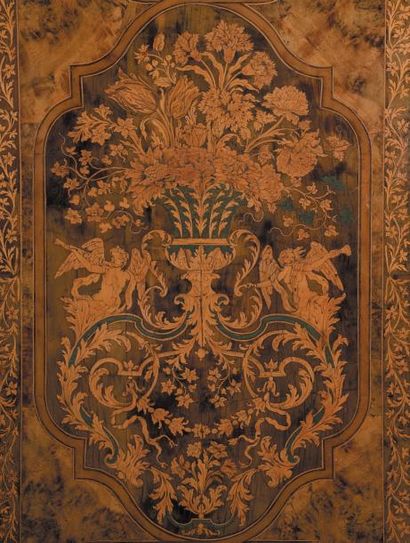 Armoire en marqueterie par Thomas Hache Ouvrant...