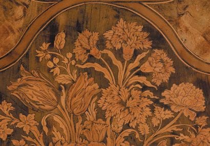 Armoire en marqueterie par Thomas Hache Ouvrant...