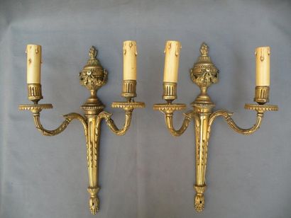 Paire d'appliques d'époque Louis XVI En bronze...