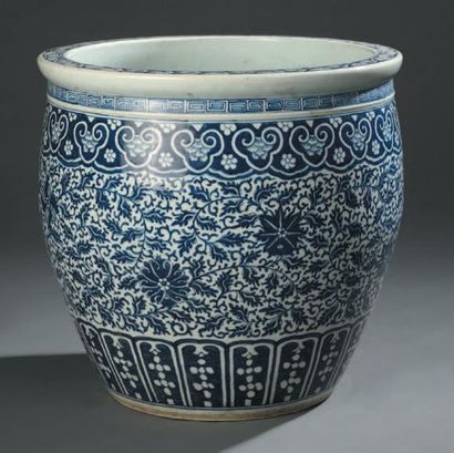 Grande vasque à poissons en porcelaine bleu...