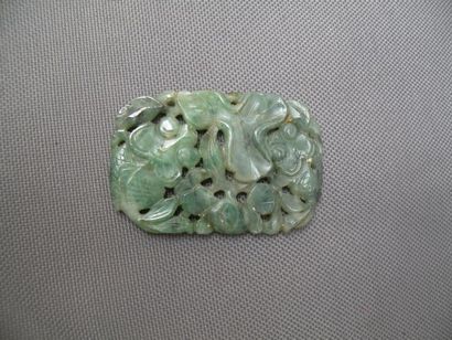 Pendentif en jadéite sculpté et ajouré de...