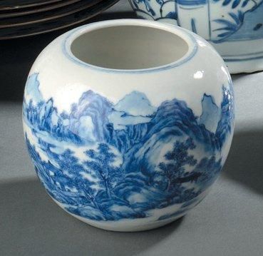 Pot en porcelaine bleu blanc Chine, dynastie...