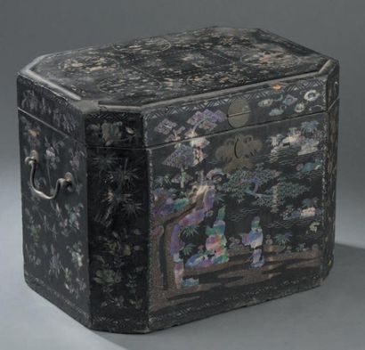 Coffret en laque burgautée Chine, dynastie...