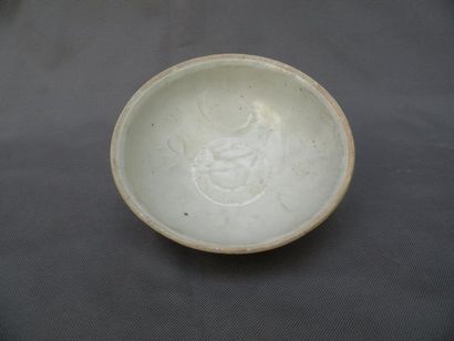 Bol en grès émaillé qingbai Chine, fin de...