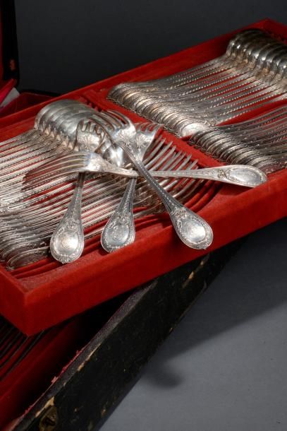 Partie de ménagère en argent, modèle Louis...