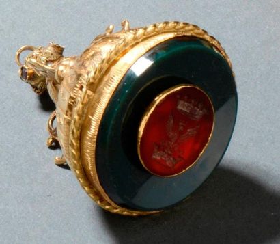 Pendentif en or jaune (750) fait d'un cachet...