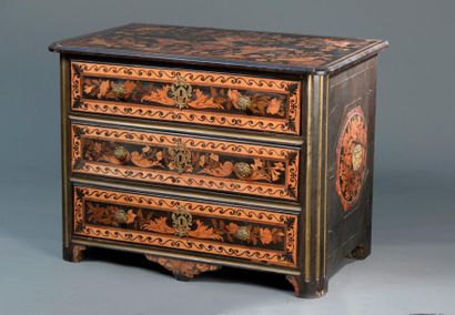 Commode en marqueterie de bois teinté sur...