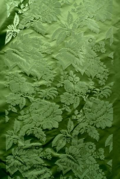 Important métrage de damas vert tissé en...