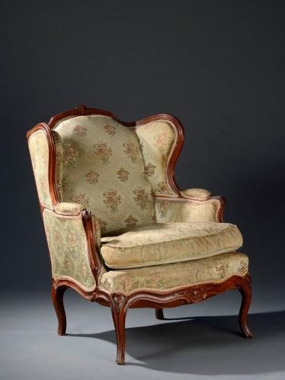 Bergère en hêtre mouluré et sculpté estampillée...