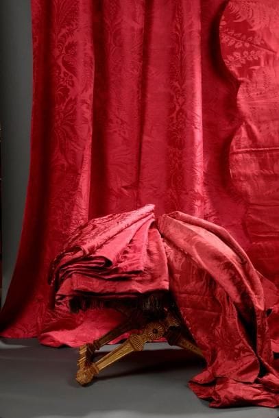 Trois ensembles de damas, XVIIIe siècle Typologies...
