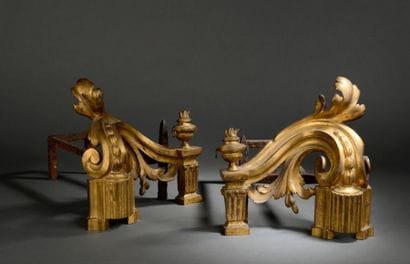 Paire de chenets en bronze ciselé et doré,...