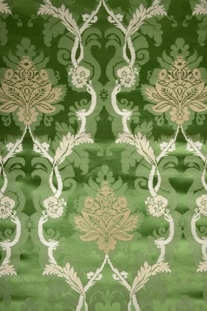 Brocart de style Louis XV. Façonné soie et...