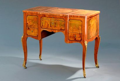 Coiffeuse, estampillée N. Petit, d'époque...