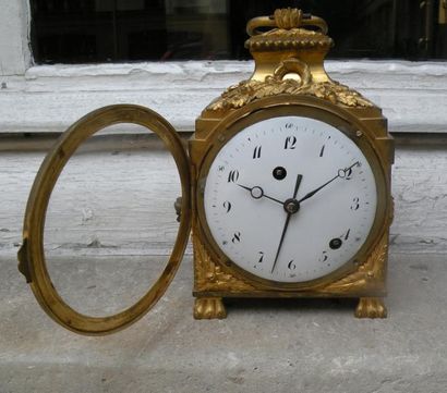 Pendule d'officier en bronze ciselé et doré,...