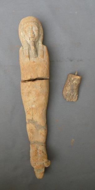 Ptah-sokar-osiris momiforme. Bois. (cassure...