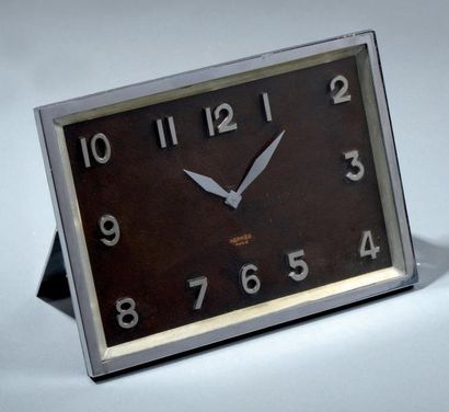 HERMES Paris
Pendule de bureau en acier chromé,...