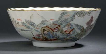 Bol en porcelaine polychrome Chine, fin du...