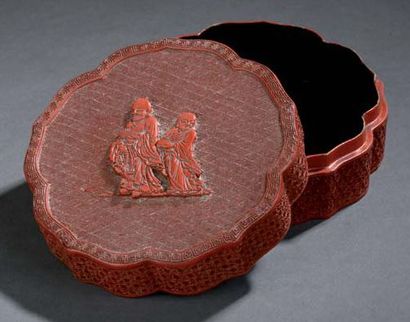 Boîte en laque rouge sculptée Chine, époque...